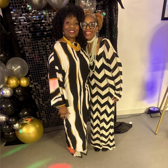 Meet your Posher, Vanessa - Picture 2 of 2